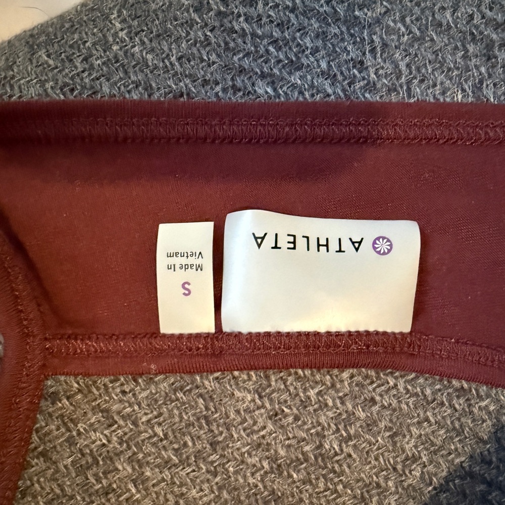 ATHLETA SPORT TOP - Picture 3 of 3